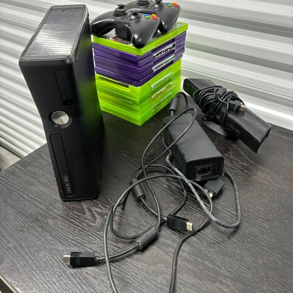 Xbox 360 S Slim 1439 Console Huge Lot For Parts Repair 13 Games 2 Controllers